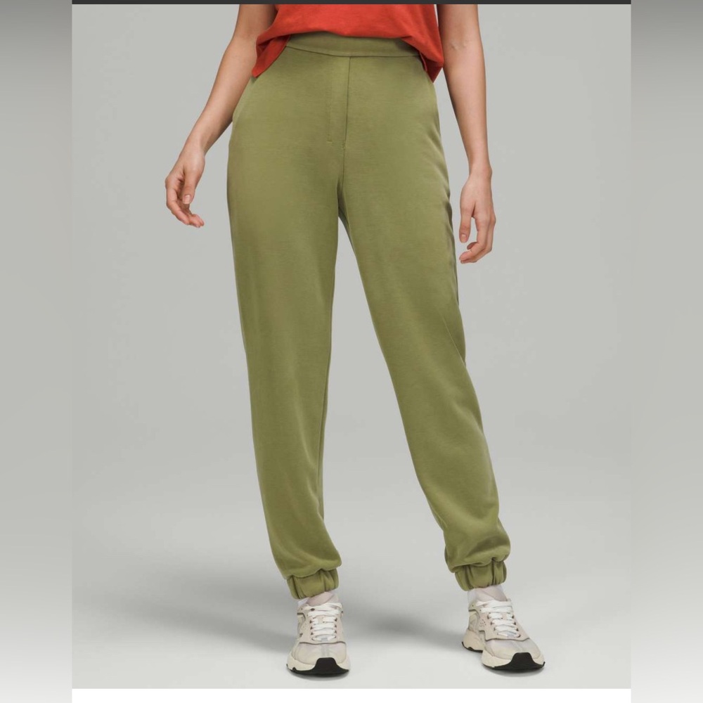Lululemon Softstreme Relaxed High-Rise Pant Bronze Green - Size 4